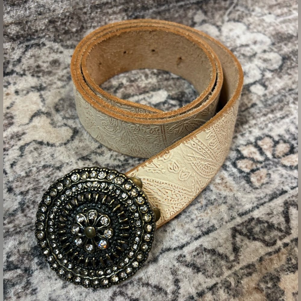 Fossil Embellished Cream Leather Belt with Ornate Buckle Size Large